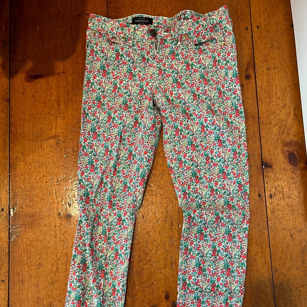 J Crew size 27 floral toothpick jeans, perfect for spring!